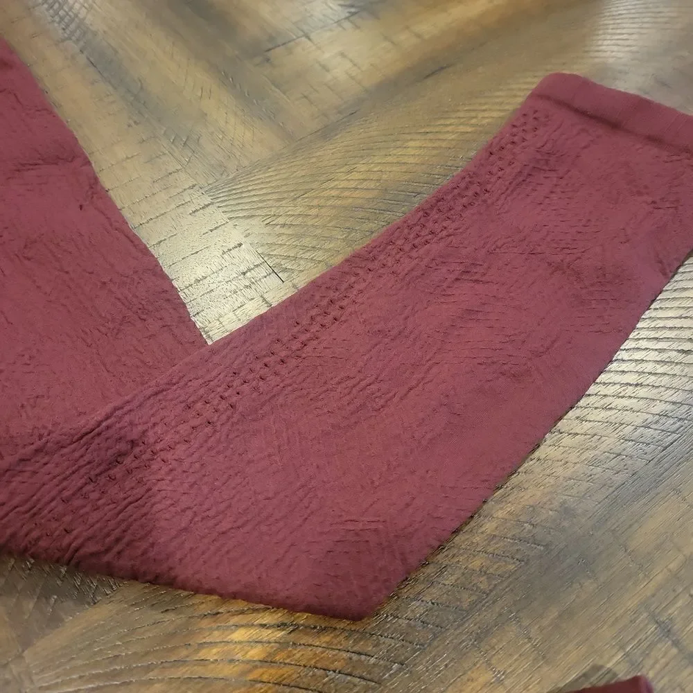 Free People NWOT Good Karma Tile Textured leggings Dark Cherry Maroon XS/S